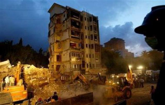 孟買樓房坍塌群眾被困，至少10人喪生，印度民眾：總理救救我們吧-圖5