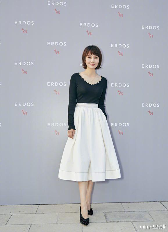 「短发」袁泉换新发型，齐刘海配锁骨短发俏皮减龄，43岁美得气质脱俗