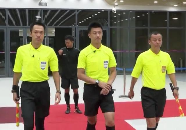 梅西|中超名哨遭重罚:足协终于出手,老牌球队忍无可忍