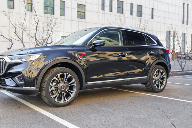 丰田汉兰达■终于被国人捧红！它比奥迪Q5气派，丐版2.0T+四驱带bose音响