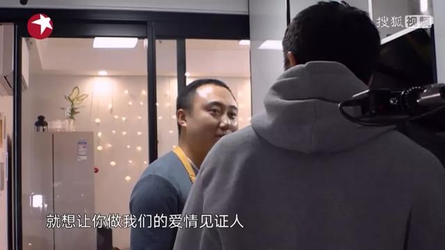 「贾乃亮」求婚现场，贾乃亮哭成泪人：“我依然相信爱情”