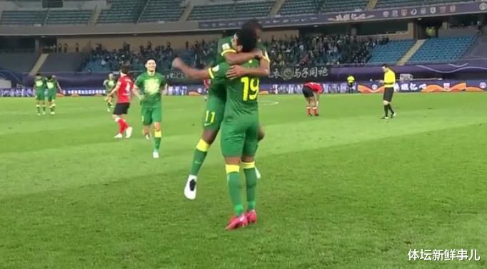 上海上港|惨烈！上港2-3国安，徐江曝内情，胡尔克引热议，谁注意于大宝举动