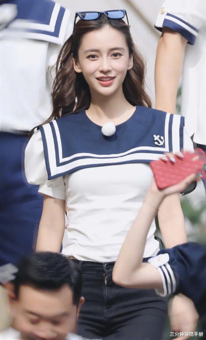 卷发|杨颖是“迪士尼公主”吧？金色长卷发配水手服，回眸一笑百媚生