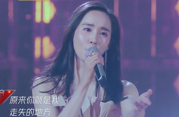 伊能静|王智懒理伊能静内涵，晒女儿近照心情大好！母女俩穿亲子装太有范