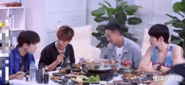 「罗志祥」节目中罗志祥竟想拉易烊千玺一同进行多人运动?还好韩庚及时护下了四字弟弟!