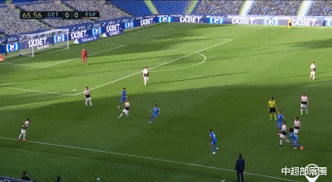 #武磊#西班牙人遭遇黑哨？武磊150秒内2次被欺负倒地，主裁判没有表示