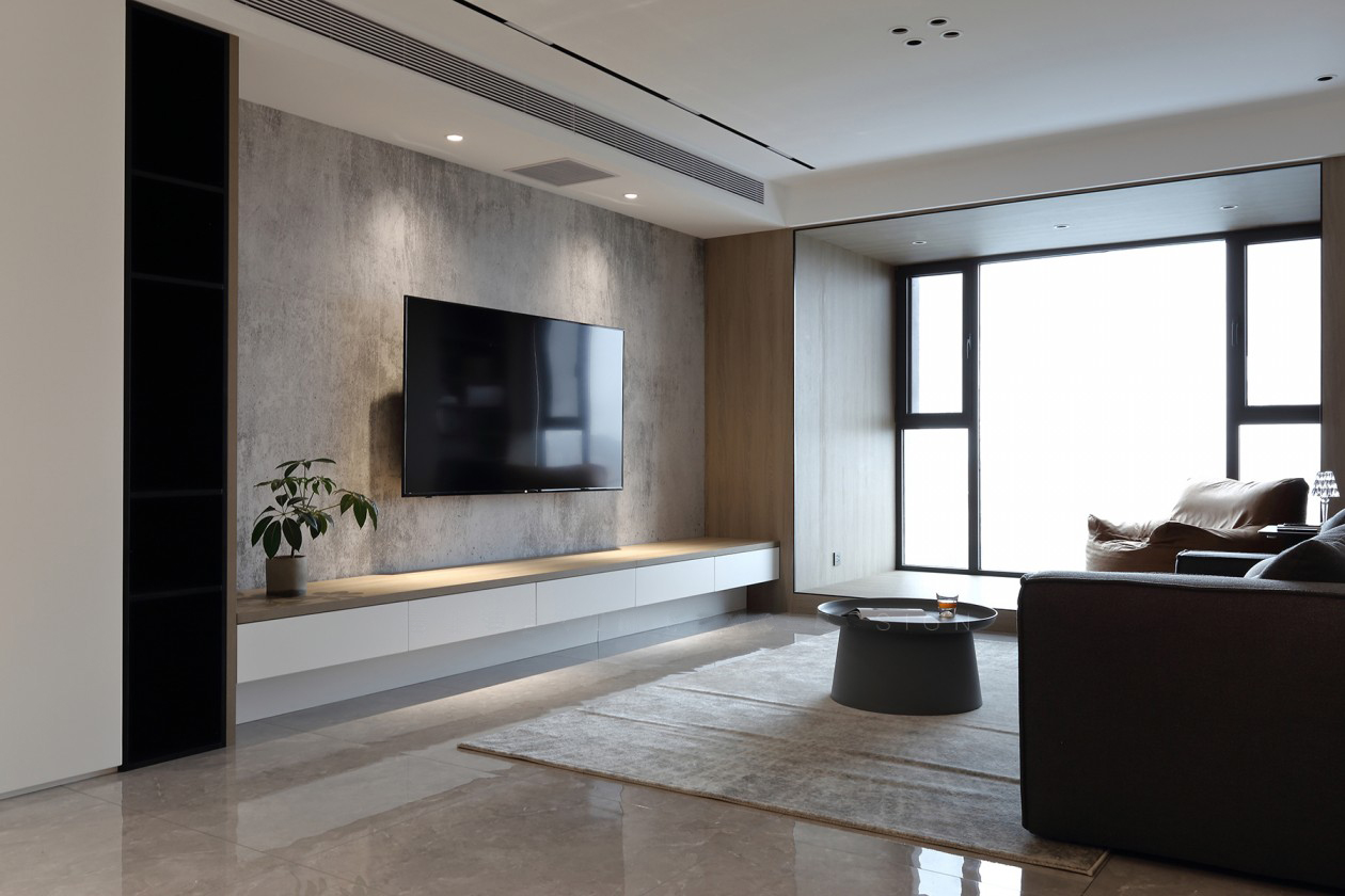 |他家130㎡三居室，一人独住，装修花费40W，客厅现代简洁清爽自然，浴缸放阳台，豪气，忍不住晒晒