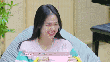 #摄像头#恋爱综艺嘉宾撕太狠！抢闺蜜对象，当着摄像头问你是觉得我配吗