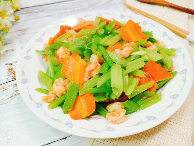 芹菜|明星减肥食谱～嫩脆鲜美又低脂，好吃不长肉！