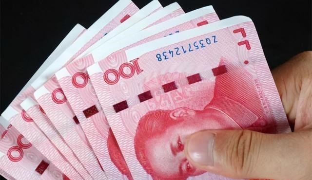 利息|100万存“银行”，吃利息能活成“啥样”？或许没你想得那么好