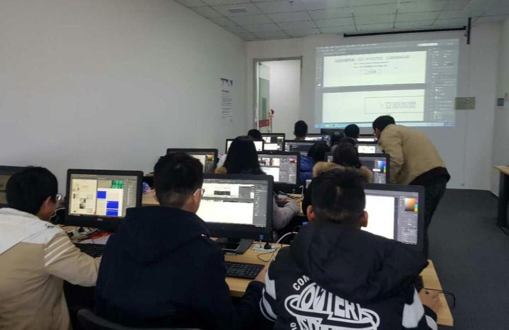 「」“学费很贵”的几大专业，大学几年开销很大，家境不好谨慎报考