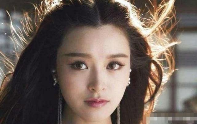 「文咏珊」她曾把谢霆锋迷住，就算如今结了婚，气质越发迷人
