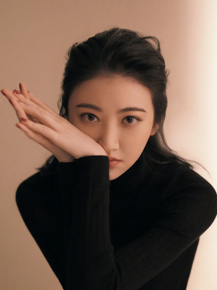 景甜■景甜晒新照大变脸，她到底对自己下了什么狠手？