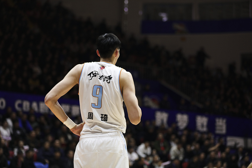 『新疆男篮』两战狂轰43分32板!周琦统治力初现,新疆再收一大好消息