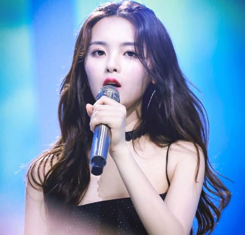 娱乐圈■韩国的奥斯卡撕开了中国娱乐圈的“遮羞布”，放过这个女星吧