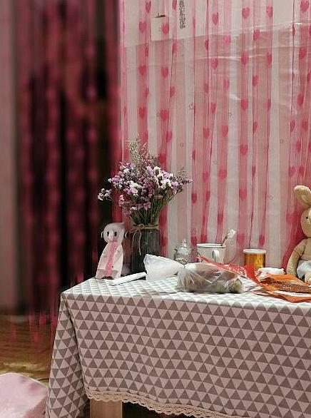 #上海市#晒晒我在上海1500的出租房，又小又破，改造后，朋友怀疑走错门！