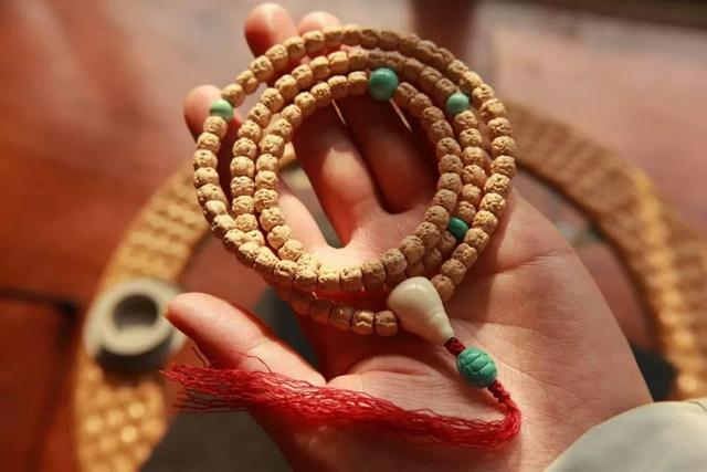 文玩|早几年还炒出神价，现在已经跌下神坛，文玩价格因何大起大落？