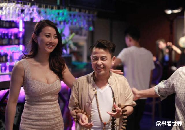 袁嘉敏|她是香港最上镜小姐，靠性感走红，35岁依然美丽动人