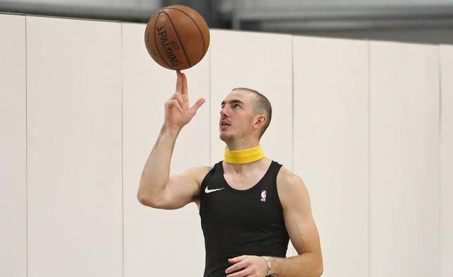 卡鲁索|隆多伤退，卡鲁索临阵反悔！湖人曾为他开绿灯，如今他却狠心拒绝