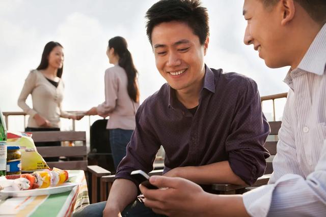 微信|成年人社交潜规则：不要一见面就急着加微信