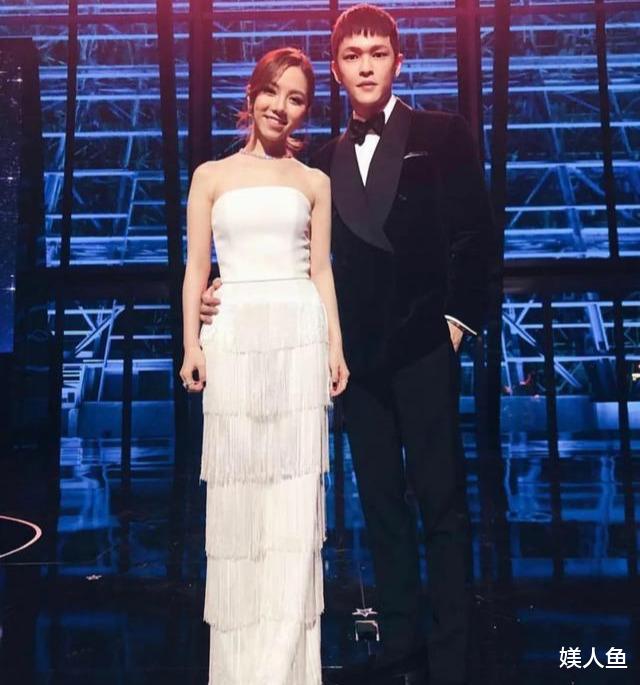 「王力宏」她16岁出道，蹿红最快的实力派女歌手，28岁仍是乐坛的一枝独秀