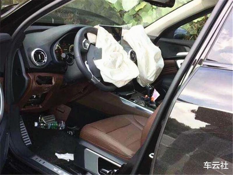 国产车▲长城VV7撞上VV7，看到车损和安全性，车主：我买的这辆是假的？