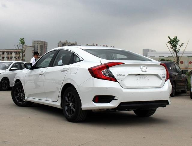 日产轩逸|14万如何选车？本田思域、日产轩逸谁更值得？车主说了大实话