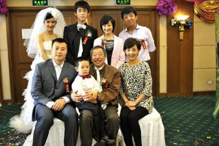 牛莉|春晚常青树牛莉，在当红时期却选择退出，看到她老公实力就明白了