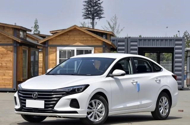 「长安逸动」7万元左右长安逸动PLUS，网友：看完它，会不会在帝豪GL间纠结