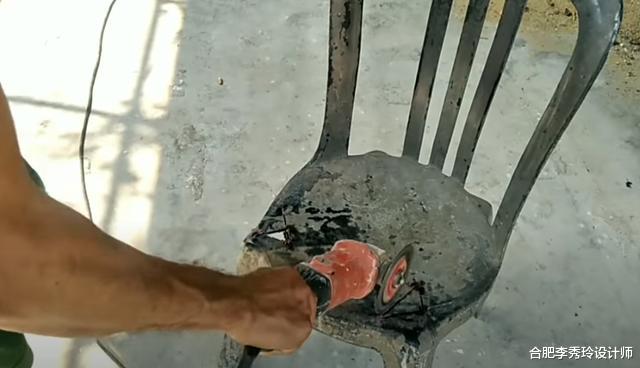 「」旧塑料椅现浇一遍水泥，外面铺上碎瓷砖，结结实实能够承重200斤