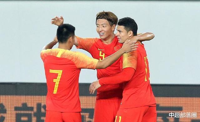 李铁▲国足全新三叉戟浮出水面！李铁透露态度，3大本土锋霸可能被放弃