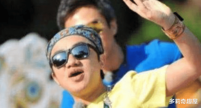 王祖蓝■为啥王祖蓝在跑男一直戴头巾，在别的节目却不带？原因令人意外