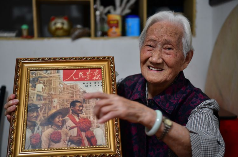 |18岁成婚，怀孕7月与丈夫失散，6年后丈夫在荧幕看到她，泪流满面