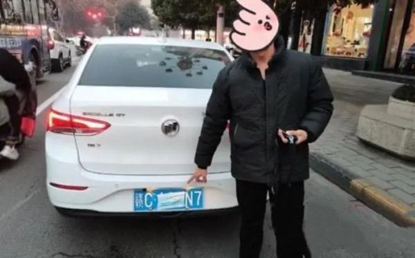 光明网视频 被戴口罩,差点扣12分