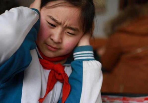 #中小学#小学生\倒数第一\试卷火了，老师感慨：真的是一个敢问一个敢答啊