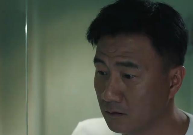 『杨建群』猎狐:剧中这3个细节早有暗示,杨建群与他的妻子关系并不正常