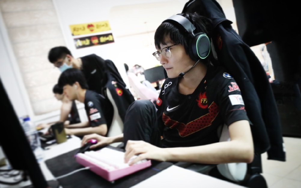 【金泰相】LOL：FPX惨败另有隐情？Doinb赛前直播嘲讽：FMVP是买来的？