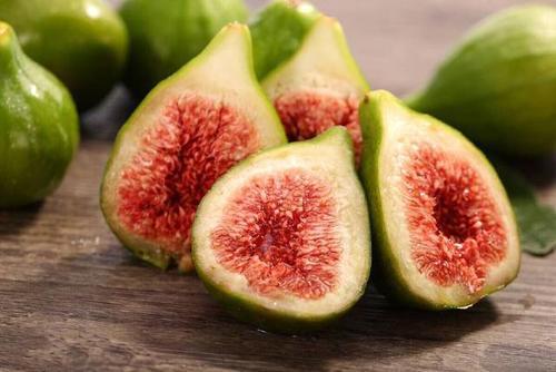 水果|它是唯一没农药的水果,坚持每天都吃一点,晒黑的皮肤白回来!