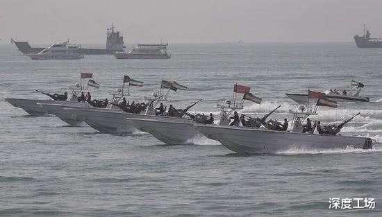 伊朗|反舰导弹实弹发射，美航母全速后撤：美国意识到局面严重性