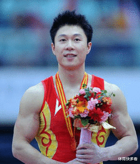 李安琪|22岁时爱上14岁的她，用7年等她长大，如今一家四口生活美满