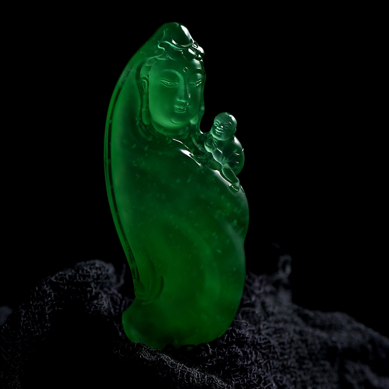 翡翠|加龙翡翠作品——《站观音》鉴赏