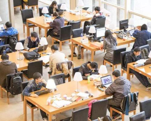 ▲三年研究生一共需要花费多少钱？网友：看完才知道父母的不容易！