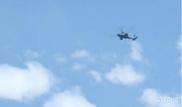 #阿帕奇#中国15式轻坦面临新挑战，印军阿帕奇终于现身，我们该如何应对？