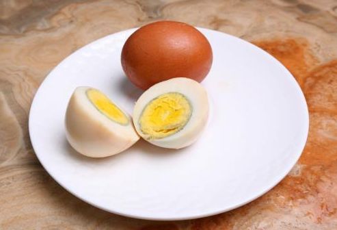 「肺炎」常吃鸡蛋身体好？营养师：以下3类人吃，就是“送命丸”