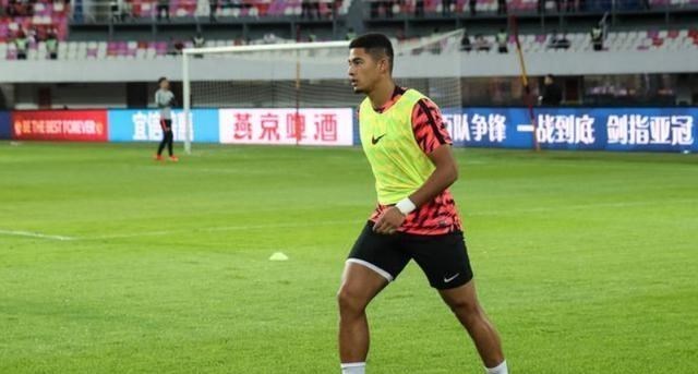 #国足#国足7人归化大军，最重要的2人还未入队，李铁预留两个主力号码