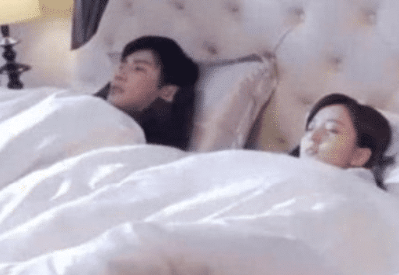 电视剧|原来“睡觉戏”都是这么拍的, 看到演员的表情, 才知道什么是演技
