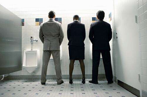 『』为什么有人一喝水就尿，有人狂喝水也不上厕所？医生给出答案