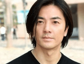 [郑伊健]被“封杀”的郑伊健52岁依旧没解封，得知他当年做的事，瞬间理解了！