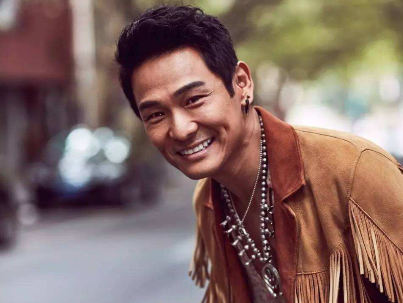 「杜德伟」乐坛当中的伟人,杜德伟传神的舞台表现,总会使人很着迷