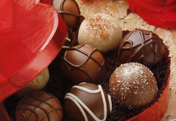 【癌细胞】查出癌症先别慌张，餐桌上使劲吃这4物，癌细胞见你或“躲着走”！